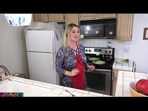 ❤️ Belle-mère qui le traie dans la cuisine avant son rendez-vous. ☑ Vidéo de sexe at fr.newautoglass.ru ❤